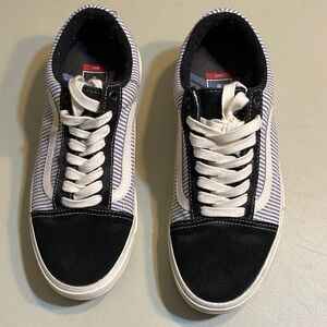 Vans Black & White Low-Top Stripe Panel Sneakers